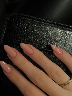 Nails Glossy, Nude Nail Designs, Casual Nails, Soft Nails, Nails Almond, Nature Tattoos