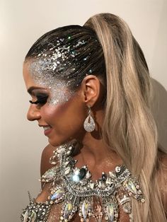 Glitter Face Makeup Festival, Color Guard Makeup, Festival Glitter Makeup, Disco Hairstyles, Nye Hairstyles, Coconut Oil Hair Mask Diy