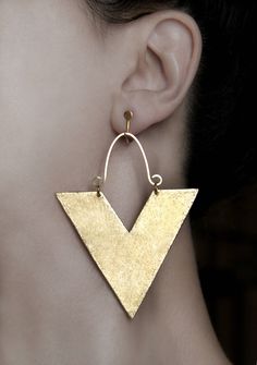 Just in: Big abstract earrings Clip on dangles Statement jewelry African screw back earring Gold large Dangling jewelry Triangle earrings Modern gift https://www.etsy.com/listing/542773765/big-abstract-earrings-clip-on-dangles?utm_campaign=crowdfire&utm_content=crowdfire&utm_medium=social&utm_source=pinterest Triangle Gold Metal Earrings, Handmade Geometric Gold Earrings, Gold Triangle Metal Earrings, Gold Triangle Metal Jewelry, Unique Gold Dangle Clip-on Earrings, Triangle Single Earring As Gift, Triangle Shaped Single Earring As A Gift, Unique Triangle Earrings As A Gift, Handmade Gold Triangle Jewelry