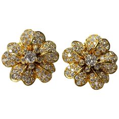 Diamond Flower Studs hand crafted in 18k yellow gold. The details are as follows : Diamond weight : 0.95 carat + 5.50 carat ( HI color and SI clarity ) Metal : 18K Yellow gold Measurements : 1 inch by 1 inch. Diamond Flower Brooch, Flower Model, Flower Stud, Flower Tops, Diamond Flower, Antique Earrings, Flower Earrings Studs, Lovely Jewellery, Flower Studs