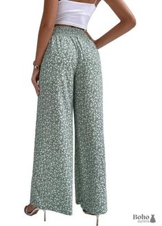 Try our Boho Retro Wide-leg Pants Tiffany, a stylish and comfortable addition to your wardrobe. These boho pants are crafted from high-quality polyester fabric, ensuring durability and a soft, smooth feel against your skin. With their high waist design, these pants offer a relaxed and flowy fit, allowing for ease of movement and creating a bohemian-inspired look. The high waist provides a flattering silhouette and adds a touch of retro charm to the overall style. Featuring a length that falls el Loose Fit Pants, Floral Trousers, Boho Life, High Waist Trousers, Boho Style Outfits, Womens Dress Suits, Floral One Piece, Wide Trousers, Boho Pants