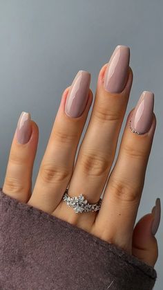 Fall in Love with These 15 Nail Colors for 2024! 41 Fall Nails Neutrals, Fall Nail Colors For Light Skin, Nails For Light Brown Skin, Fall Nails Light Colors, Fall Nail Colors For Fair Skin, Fall Nails Pale Skin, Fall Nails For Pale Skin, Nail Ideas Fall Autumn, Nails For Light Skin