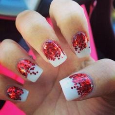 Christmas Nail Art #nailart #naildesigns #nails #christmas #christmasnails #holidaynails Do It Yourself Nails, Nail Art Noel, Polka Dot Nail Art, Nagellack Trends, Festive Nail Art, Dot Nail Art, Christmas Nails Easy, Polka Dot Nails