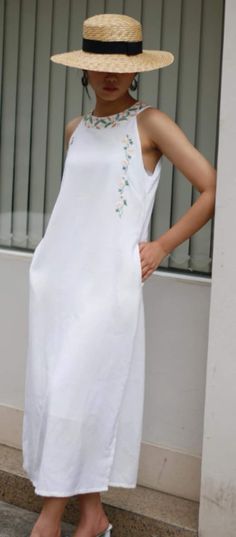 White Linen Maxi Dress MARTA, Handmade Embroidery Linen Dress, Halter Neck Linen Dress, Tea Length Linen Dress, White Linen Maxi Dress - Etsy Vietnam White Linen Outfit, White Linen Maxi Dress, Classic Linen Dress, Dress Tea Length, Outfit Elegante, Dress Halter Neck, Linen Dress Women, White Linen Dresses, White Cotton Dress