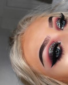 Glitter Makeup, Blue Eye Makeup, Pretty Makeup, Creative Makeup