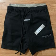 New Medium Fear Of God Essentials Black Reflective Logo Shorts -Size Medium -Brand New! -Send Offers -Will Be Shipped Out Day Of Purchase! #Fog #Fearofgod #Essentials Short Cargo Pants For Streetwear, Basic Black Bottoms With Pockets, Black Cotton Short Leg Pants, Black Athletic Shorts For Loungewear With Short Inseam, Black Cotton Shorts With Short Inseam, Black Cotton Bermuda Shorts, Black Shorts For Loungewear With Short Inseam, Black Streetwear Shorts, Black Lounge Shorts With Short Inseam