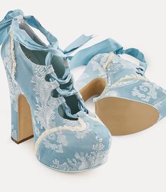 Our Elevated Ghillie platforms feature this season's cotton seaweed jacquard. The motif is reminiscent of the Vivienne Westwood Autumn-Winter 1998 collection, 'Tied To The Mast' - where fabrics appeared salt-stained and sun-bleached to delicate pastels. Vivienne Westwood Rococo, Vivian Westwood Clothes, Rococo Punk, Vivienne Westwood Heels, Rococo Wedding, Gala Looks, Vivienne Westwood Shoes, Pink Nike Shoes, Clothes Reference