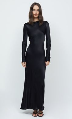 A statement eventwear style, the Ren Long Sleeve Midi is cut on the bias from a luxe speciality fabric. Dress features a slight boat neckline, exaggerated long sleeves with raw edging, an open low-cut back with fabric tie details and is finished with a rolled hem. This garment is certified Australian Made. Short Sleeve Formal Dress, Black Long Sleeve Dress Formal, Winter Wedding Guest Outfit Cold Formal, Black Long Sleeve Maxi Dress, Long Sleeve Burgundy Dress, Long Sleeve Black Maxi Dress, Black Long Sleeve Midi Dress, Long Sleeve Silk Dress, Wedding Guest Outfit Winter