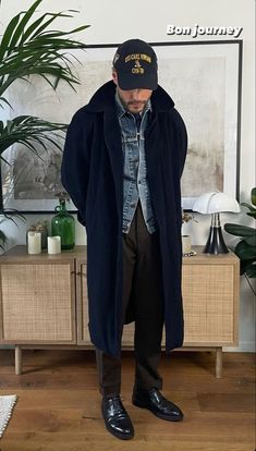 Vintage All Black Outfit, Affordable Mens Fashion, Double Breasted Coat Men Outfit, Navy Coat Outfit Men, Trench Coat Streetwear, Casual Winter Outfits Men Street Style, Scandinavian Mens Fashion, Raw Denim Outfit Men, Men’s Winter Outfits