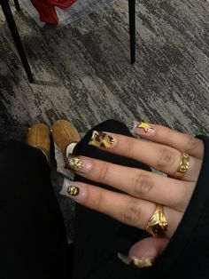 Fun Nail Sets, Brown Short French Tip Nails, Nail Inspo Duck Nails, Hard Nails Short, Gold And Black Acrylic Nails, Shortie Nail Ideas, Green New Years Nails, Asap Rocky Nails, Black Freestyle Nails