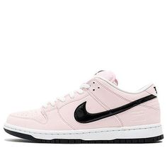 Nike SB Dunk Low 'Pink Box' 833474-601 (SNKR/Skate/Unisex/Low Top/Classic) Dunk Shoes, Vapour Max Nike, Nike Sacai, Nike Sb Dunk Low, Womens Air Jordans, Nike Sb Dunks Low, Nike Sb Dunk, Sb Dunk Low, Pink Box