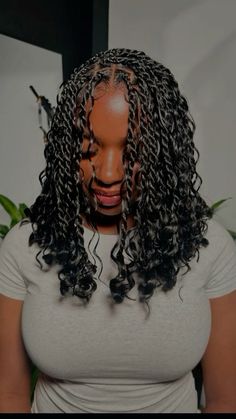 Short Bob Twist Braids, Short Twists With Curls, Cute Hairstyles Twist, Styling Short Twist Braids, Twist Short Braids Hairstyles, Bob Twists Braids Black Women, Easy Pretty Braid Hairstyles, Bohemian Twists Black Women, Boho Twists Short