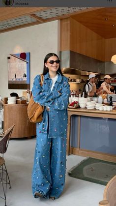 Maximalist Fashion Aesthetic, Denim Sets Women, Fun Colorful Outfits, Nostalgic Outfits, Styling Outfits, Looks Jeans, Maximalist Style, Fun Outfits, Glam Outfit