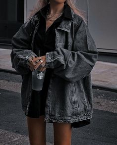 Chique Outfit, Jordan Outfits, Oversized Denim Jacket, Mode Inspo, 가을 패션, Edgy Outfits, Outfits Casual, Teen Fashion Outfits, Looks Vintage