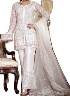 White Party Wear Suit, White Sharara Suit, Pakistani Sharara Suit, Mehandi Henna, Army Art, Pakistani Party Wear Dresses, Love Power, Model Runway