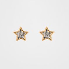 Once you connect with your inner light, you should not lose sight of it, the stars are a reminder that you are free and this piece of handmade jewelry will guide you in moments of darkness. Weight: 2g
 Measurement: 1cm
 Preparation time: 1 hour Elegant Star-shaped Gold Plated Earrings, Elegant Gold-plated Star Earrings, Elegant Gold Plated Star Earrings, Elegant Gold Star Earrings, Silver Star-shaped Gold Plated Earrings, Gold Plated Star-shaped Pierced Earrings, Star-shaped Yellow Gold Jewelry For Party, Celestial Single Earring In Yellow Gold, Star Shaped Yellow Gold Jewelry For Party