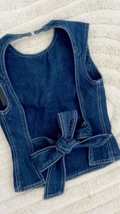 Cottagecore, denim, fall fashion Ropa Upcycling, Estilo Hippie, Diy Sewing Clothes, Drafting Patterns, Diy Blouse, Blouse Diy, Dress Sewing, Sewing Pattern Design, Fashion Blouse Design