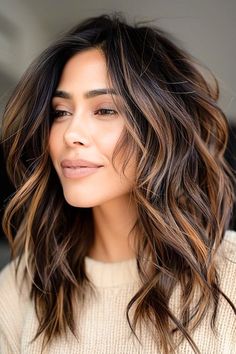 Brunette Hair With Highlights, Dark Hair With Highlights, Fall Hair Color For Brunettes, Brunette Balayage Hair, Brown Hair Balayage, Dark Brown Hair Color, Balayage Brunette, Dark Brown Hair