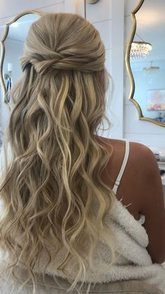 prom hairstyles, prom hair, prom hairstyles for long hair, prom hairstyles half up half down Grad Hairstyles, Formal Hairstyles For Long Hair, Half Up Half Down Hair Prom