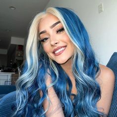 Split Dyed Hair, Vietnamese Hair, Vivid Hair Color, Cute Hair Colors, Creative Hair Color, Hair Color Formulas, Dyed Hair Inspiration, Pretty Hair Color, Raw Hair