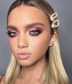 Pink Makeup On Blue Eyes, Pink Eye Makeup Blue Eyes, Glam Makeup Blue Eyes, Gala Makeup Looks, Pink Glam Makeup, Formal Eye Makeup, Holiday Eye Makeup, Rosa Make-up, Ball Makeup