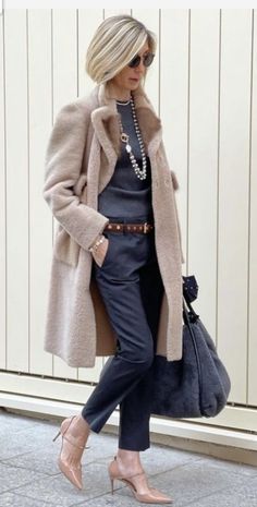 Easy Everyday Outfits, Mode Over 50, Casual Trendy Outfits, Casual Chic Outfits, Stylish Outfits For Women Over 50, Clothes For Women Over 50, Over 60 Fashion, Stil Elegant, 60 Fashion