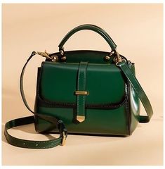 Black Satchel Bag, Green Satchel, 1. Mai, Brown Leather Satchel, Popular Handbags, Black Satchel, Leather Satchel Handbags, Handbags Crossbody