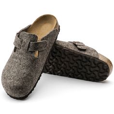 Birkenstock Slippers, Wool Clogs, Cozy Clothes, Birkenstock Style, Boston Clogs, Birkenstock Men, Wool Slippers, Birkenstock Boston, Birkenstock Boston Clog