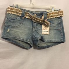 Mudd Jean Shorts Size 5 Nwt Comes With Reversible Belt Please View All Pictures!!! Pictures Are Part Of The Description!!! Girly Closet, Thrift Board, Tropical Shorts, Vintage Jean Shorts, Mudd Jeans, Sublimation Ideas, Adorable Outfits, Reversible Belt, Summer Fits