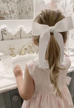 Old Money Kids, Preppy Kids, Moms Goals, Baby Fits, Mommy Life, Easter Hairstyles, Girl Mom