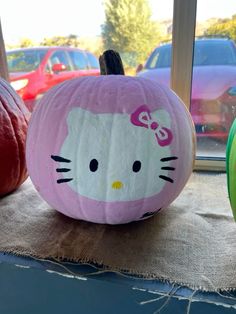 Drawing Ideas On Pumpkins, Decorate Pumpkin Ideas No Carve, Things To Paint On Your Pumpkin, Pumpkin Painting Ideas Funny Easy, Adult Painted Pumpkins, Pumpkin Ideas Hello Kitty