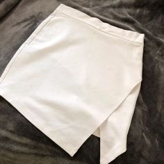 Sexy White Mini Skirt From Forever 21, Good Condition, Never Worn ! White Bodycon, White Mini Skirt, Forever 21 Skirts, Body Con Skirt, Forever 21, Mini Skirts, White, Women Shopping, Color