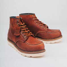 Immerse yourself in the timeless sophistication of these vintage-inspired handmade men's ankle boots. Expertly crafted from genuine leather, they feature a classic round-toe shape and a secure lace-up closure. With a full-grain leather insole ensuring comfort and a durable rubber outsole providing stability, these boots are as practical as they are stylish.SpecificationsBrand Name: GeraldBlack Boot Type: Motorcycle bootsShaft Material: Genuine LeatherShaft-Genuine Leather Type: Cow LeatherOutsole Material: RubberUpper Material: Genuine LeatherUpper-Genuine Leather Type: Cow LeatherInsole Material: Full Grain LeatherLining Material: Genuine LeatherLining-Genuine Leather Type: Cow LeatherOrigin: Mainland ChinaBoot Height: ANKLEFashion Element: SewingToe Shape: round toeHeel Height: Low (1cm- Vintage Leather Shoes, Handmade Boots, Ankle Boots Dress, Mens Ankle Boots, Handmade Boot, Boot Types, Genuine Leather Shoes, Brown Ankle Boots, Round Toe Heels