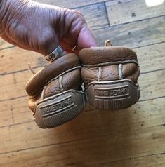 "See these beautiful Vintage Brown Leather Minnetonka Moccasins Shoes Women's Size 6 1/2 Measurements on soles 9 1/2\" Long x 3\" Wide In good condition except for normal wear." Prom Purse, Minnetonka Moccasins, Beaded Evening Bags, Moccasins Shoes, Bridal Clutch, Peacock Green, Aquamarine Blue, Shoes Womens, Crochet Afghan