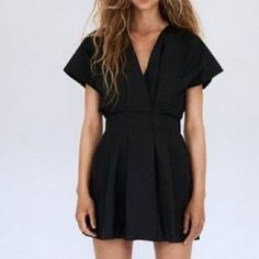 100% Cotton Pull Over Style, No Zippers Elastic Waist Oversized Sleeves And Skirt Oversized Sleeves, Oversize Sleeves, Zara Black, Zara Dresses, Mini Black Dress, Elastic Waist, Black Dress, Zara, Elastic