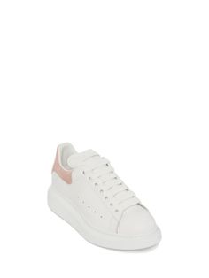 Leather sneakers with rounded tip and suede detail on the back. Fastening with laces and logo, oversized rubber sole.Gender: WomenMaterial: CALF LEATHER | 100% CALF LEATHERColor: MulticolorMade in: ITProduct ID: 553770WHGP79182 WHITE PATCHOULI*Import tax/duty will be calculated at checkout (If applicable) White Leather Chunky Sneakers With Laces, High-top Suede Sneakers With Branded Heel Counter, White Leather Chunky Sneakers With Contrast Sole, Designer Sneakers With Laces, Designer Sneakers With White Sole And Laces, Designer Lace-up Sneakers With Rubber Sole, Luxury Low-top Sneakers With Laces, Luxury Chunky Sneakers With Contrast Sole And Lace-up, Luxury Leather Chunky Sneakers For Streetwear