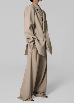 Iva Blazer - Beige – The Frankie Shop Beige Suit, Beige Suits, The Frankie Shop, Frankie Shop, Wide Trousers, Blazer Beige, Lounge Shorts, Outerwear Women, Flap Pocket