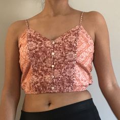 New With Tags Xs Casual Pink Crop Top For Day Out, Pink Cropped Top For Vacation, Trendy Pink Crop Top For Day Out, Feminine Pink Crop Top For Vacation, Casual Pink Crop Top For Summer, Pink Crop Top For Spring Day Out, Pink Sleeveless Crop Top For Day Out, Pink Cropped Tops For Beach, Pink Cropped Top For Day Out