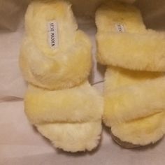 Beautiful Slippers Excellent Condition Steve Madden Shoes, Steve Madden, Slippers, Yellow, Women Shopping, Color