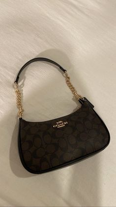 Cute Black Handbags, Coach Handbags Aesthetic, Purses For Hoco, Shoulder Purse Aesthetic, Coach Small Shoulder Bag, Coach Side Bag, Coach Shoulder Bag Black, Cute Coach Bag, Cute Everyday Purse