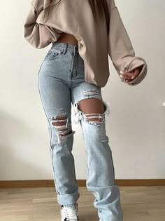 Instagram Baddie, Womens Fashion Jeans, Loose Fashion, Trendy Outfits For Teens, Foto Poses, Denim Patterns, Mode Inspo, Cute Everyday Outfits