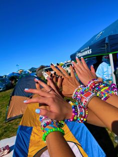 Kandii inspo, Rave, Friendship Bracelet, Beads, Beadz, Bracelet Making, Kandii Festival Bead Bracelets, Rave Camping, Rave Core, Rave Bracelets, Festival Fits, Festival Bracelets, Festival Ideas, Vision Board Photos, Band Bracelet