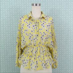 Zara Chiffon Flowy Yellow Floral Boho Blouse Top New With Tag Pretty And Flowy For Spring! Size Medium Zara Super Cute Zara Chiffon Top With An Elasticized Waist And 3/4 Loose Boho Sleeves Contrasting White Florals Against Yellow Very Flowy Blouse Lapel Collar 3/4 Sleeves With Elastic Cuff Button Fastening On Front Tweed Crop Top, White Button Shirt, Zara Bodysuit, Floral Peplum Top, Brown Blouse, Cropped Long Sleeve Top, Zara Blouse, Black Sleeveless Top, Yellow Blouse