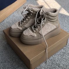 Very Hard To Find A Combination Of A High Top Sneakers And Boots With White Platform Sole. Please Check The Pictures For Measurements And More Details. White Platform, Platform Sneakers, Sneakers Boots, Steve Madden Shoes, Hard To Find, High Top, Steve Madden, Top Sneakers, Sneaker Boots