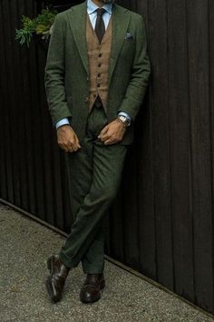 Men Suit  2  Piece Tweed Green Suits For Men, Slim fit Suits, One Button Suits, Tuxedo Suits, Dinner Suits, Wedding Groom suits, Bespoke For Men Fashion 2 piece suit for Men Is Perfect For every one Who Loves formal Suits. This Designer Suit will be Handcrafted Specially For You only after You Place an Order. Color- Green Fabric:- Tweed , Woolen Includes:- Shirt Vest Coat Pants And A Free Complementary Gift. customization Jacket Measurement:- 1 Jacket Length 2 Chest (Circumference) 3 Stomach (Ci Grey Suite, Costum Elegant, Tweed Wedding Suits, Mens Wedding Attire