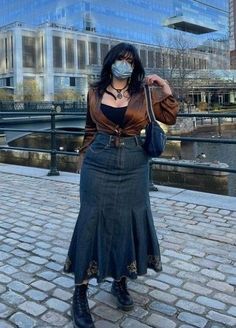 Plus Size Street Style, Curvy Fashionista, Poses Reference, Clothing Plus Size, Fashion Business, Mode Inspo, Perfect Makeup