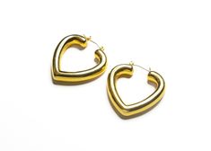 These stunning vintage Liz Claiborne 14K gold post earrings are the perfect addition to any jewelry collection. With a beautiful heart shape and lever-back closure, these earrings are both stylish and secure. The yellow gold metal adds a touch of luxury to any outfit, while the dangle/drop style makes them versatile for any occasion. These 14k gold earrings are brand new with tags designed by Liz Claiborne fashion jewelry. They are perfect for those who appreciate beauty and style. Measurements: Classic Pierced Gold Heart Earrings, Classic Gold Pierced Heart Earrings, Vintage Gold Earrings For Valentine's Day, Vintage Liz Claiborne, Tag Design, Beautiful Heart, Spiritual Jewelry, Jewelry Earrings Hoops, Luxury Accessories