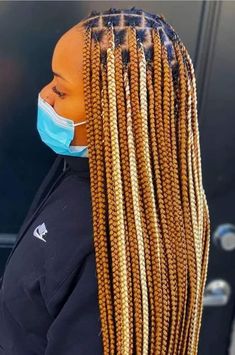 Box Braids And Cornrows, Braided Hairstyles 2022, 100 Years Of Makeup, Knotless Braid Styles, Hairstyles Knotless Braids, Braids And Cornrows, Latest Braid Styles, Hairstyles Knotless, 2022 Hairstyles