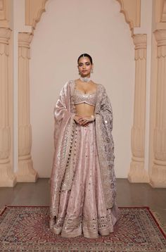 Shadi Outfits, Designer Wishlist, Diwali Fashion, Best Indian Wedding Dresses, Desi Fits, Diwali Party, Desi Aesthetic