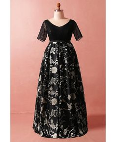 Buy Custom Modest Black Flowers Embroidery Vneck Formal Dress with Short Sleeves High Quality at wholesale price online. Free shipping and pro custom service since 2009. Black Flower Print Dress, Plus Size Gowns Formal, Short Sleeve Prom Dresses, Gowns Plus Size, Prom Dress Pictures, Haute Couture Wedding Dress, Prom Dresses 2018, High Waist Short, Plus Size Prom